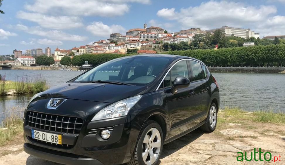 2011' Peugeot 3008 photo #1