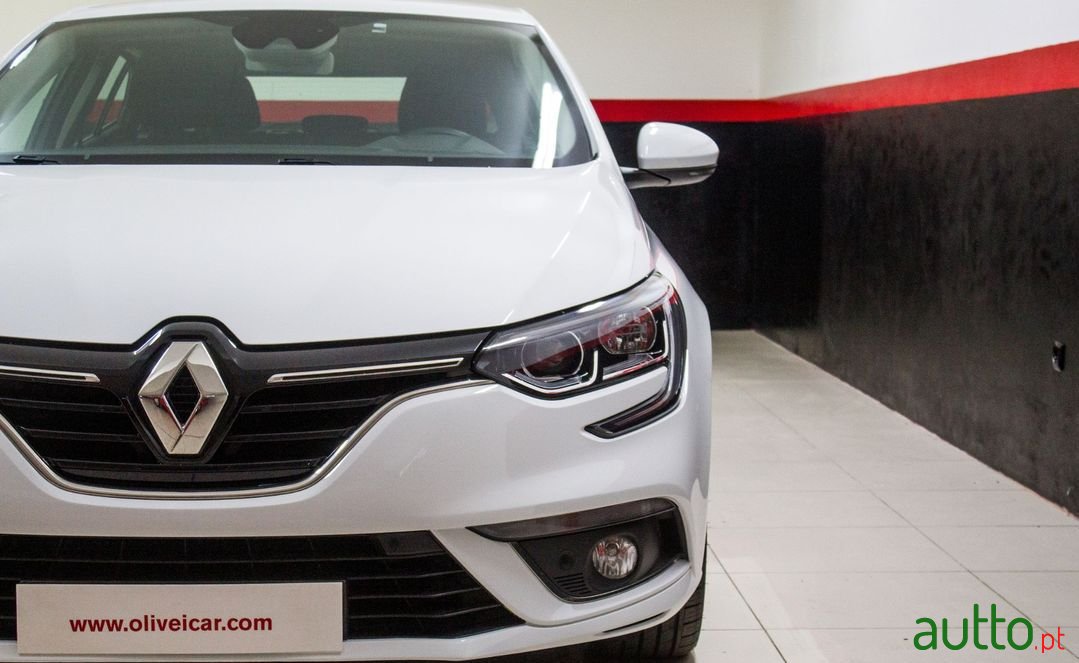 2019' Renault Megane photo #1