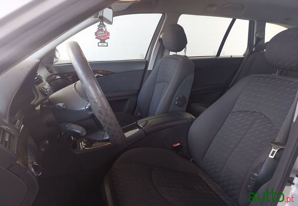 2004' Mercedes-Benz Classe E photo #4