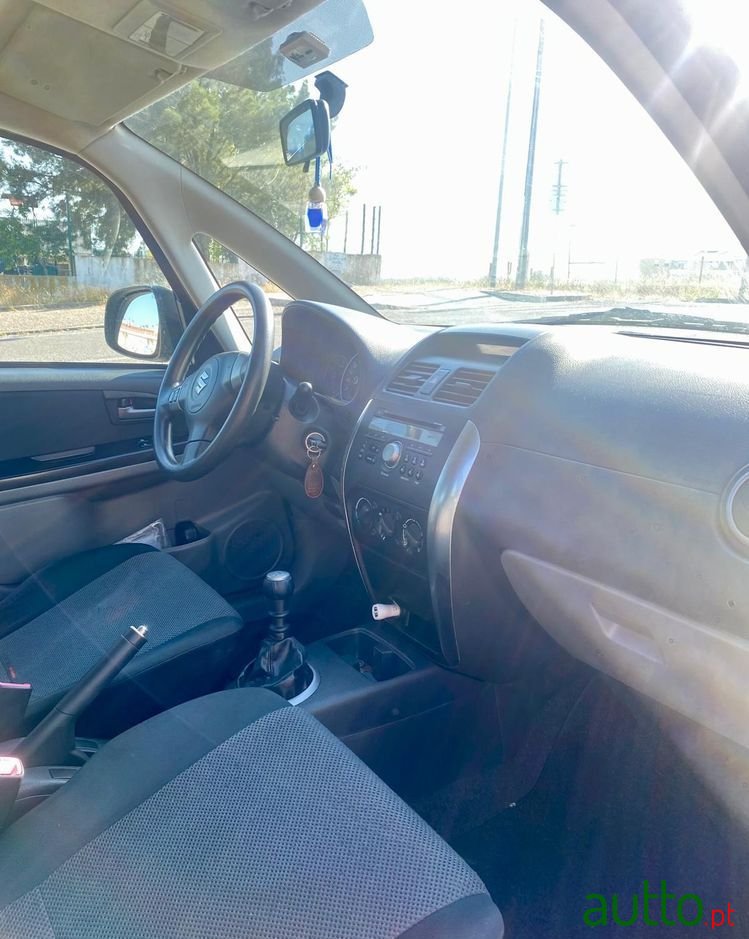 2007' Suzuki SX4 photo #5