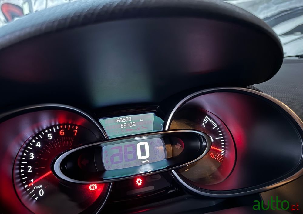 2018' Renault Clio Sport Tourer photo #5