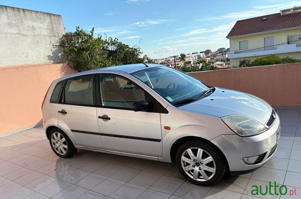 2005' Ford Fiesta photo #3