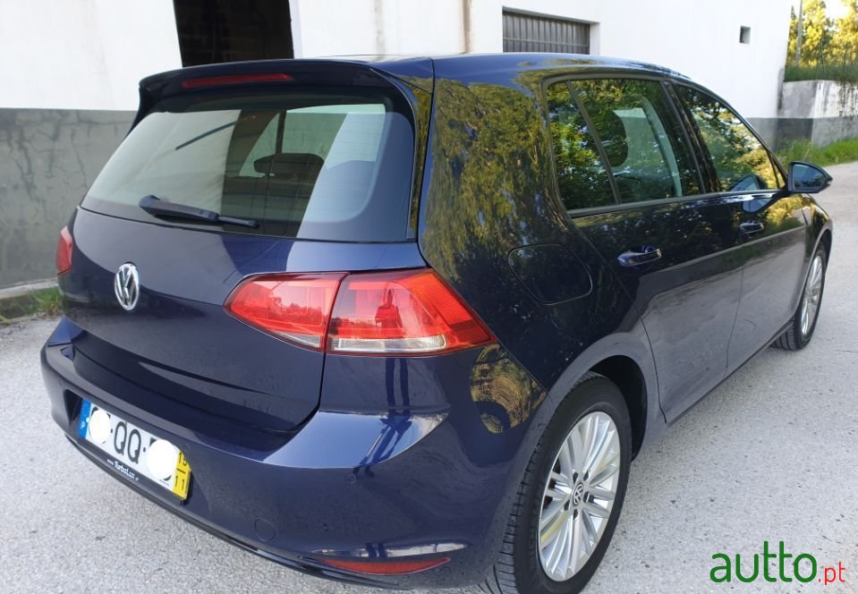 2015' Volkswagen Golf photo #6
