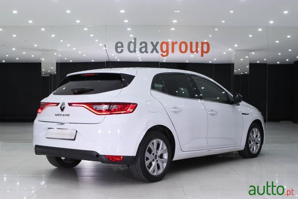 2020' Renault Megane photo #3