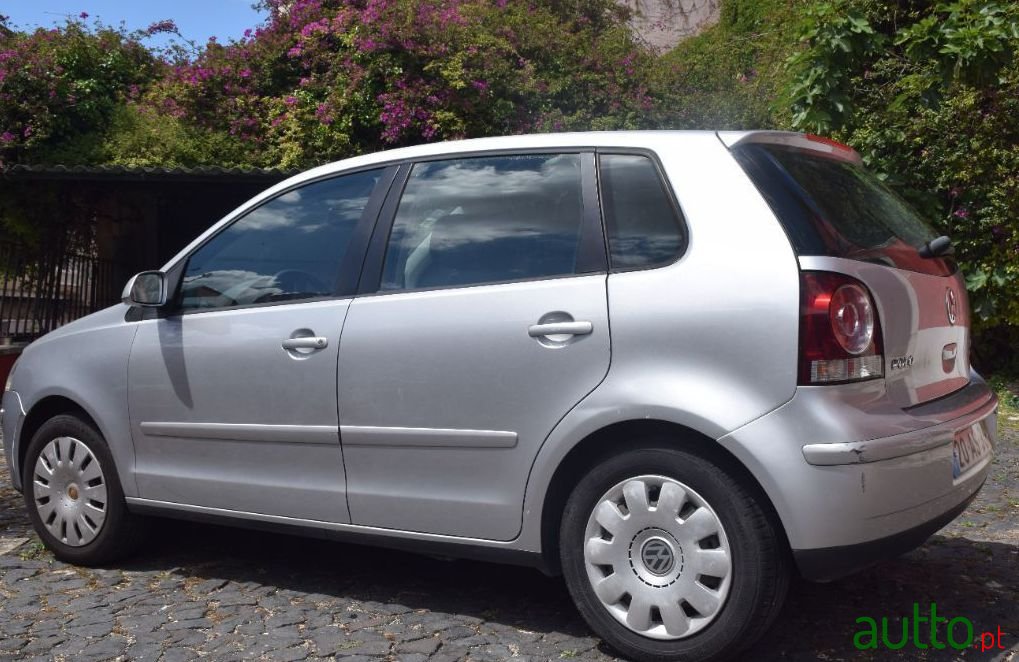 2005' Volkswagen Polo photo #4