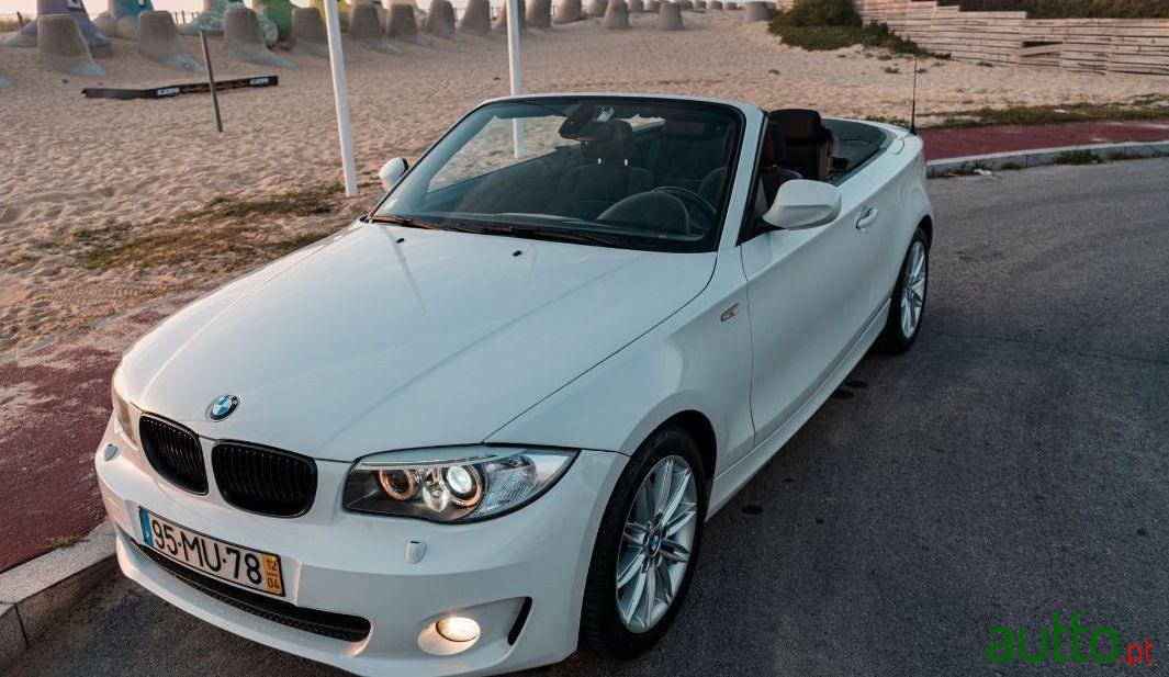 2012' BMW 118 Cabrio photo #1