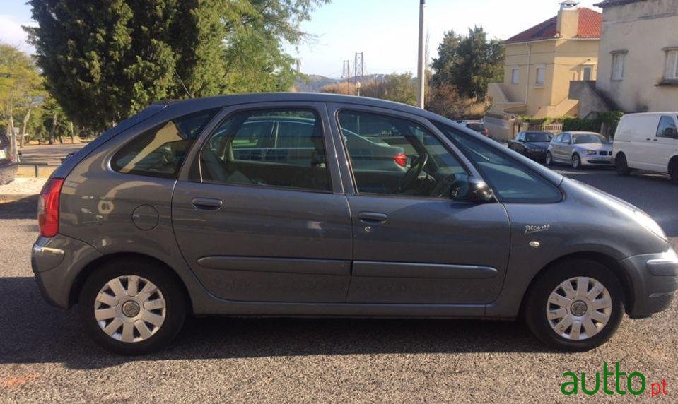 2009' Citroen Xsara Picasso photo #1