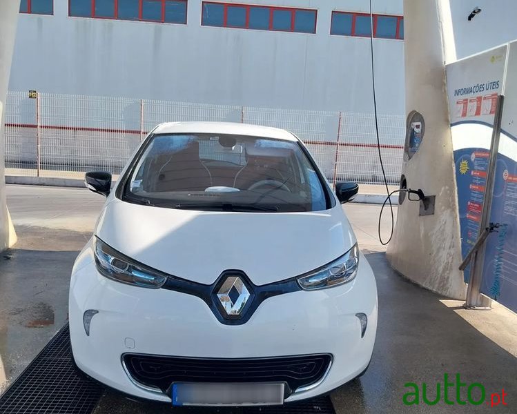 2015' Renault Zoe photo #2