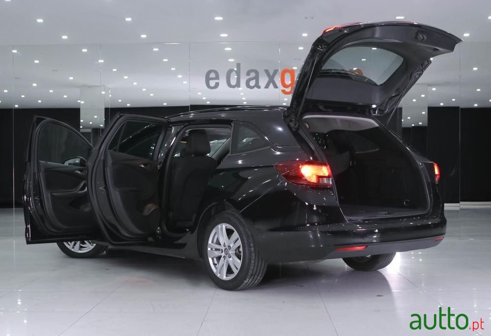 2021' Opel Astra Sports Tourer photo #4