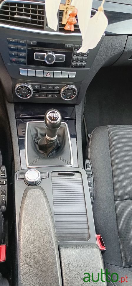 2011' Mercedes-Benz C 180 photo #6