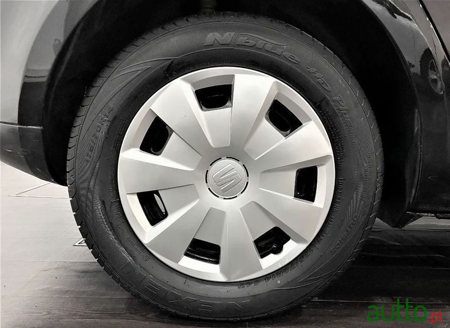 2011' SEAT Ibiza photo #6