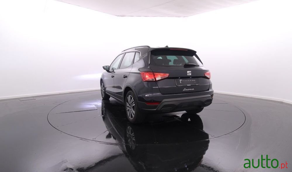 2022' SEAT Arona 1.0 Tsi Style photo #5