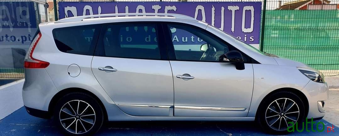 2013' Renault Grand Scenic photo #2