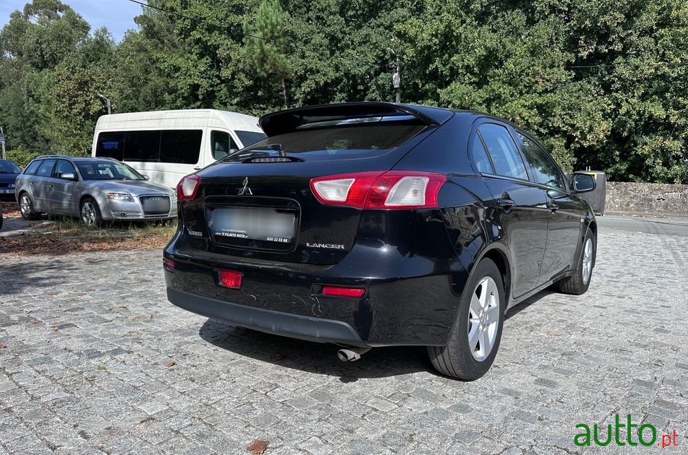 2009' Mitsubishi Lancer Sportback photo #3
