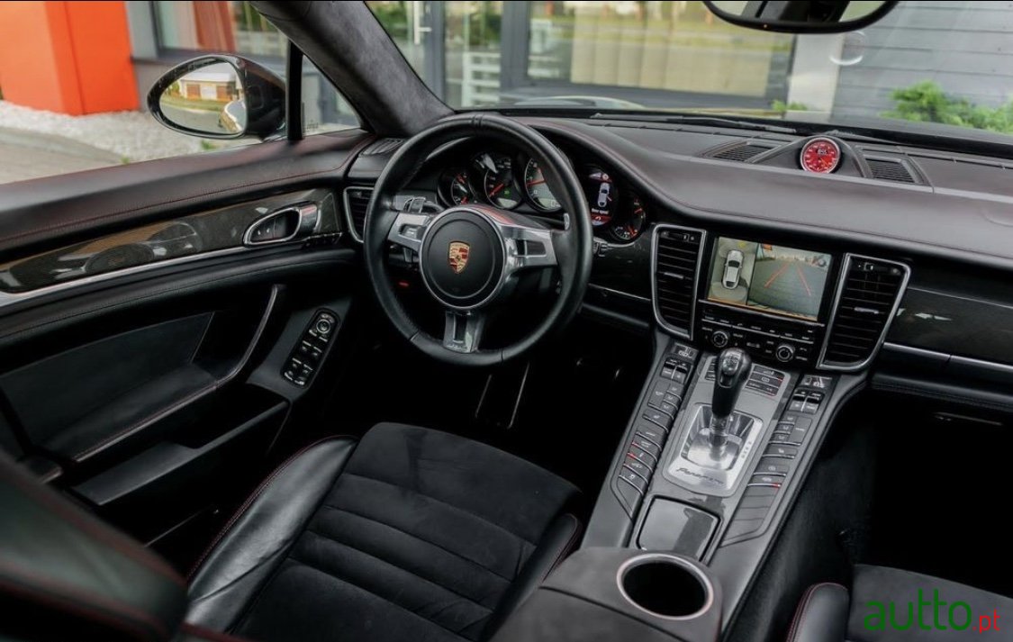 2014' Porsche Panamera GTS photo #4
