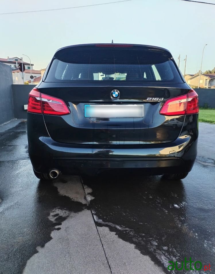 2011' BMW 216 Active Tourer photo #4