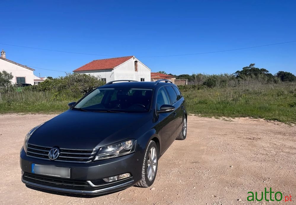 2014' Volkswagen Passat Variant photo #2