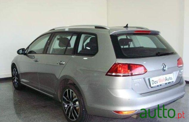 2016' Volkswagen Golf Variant photo #2