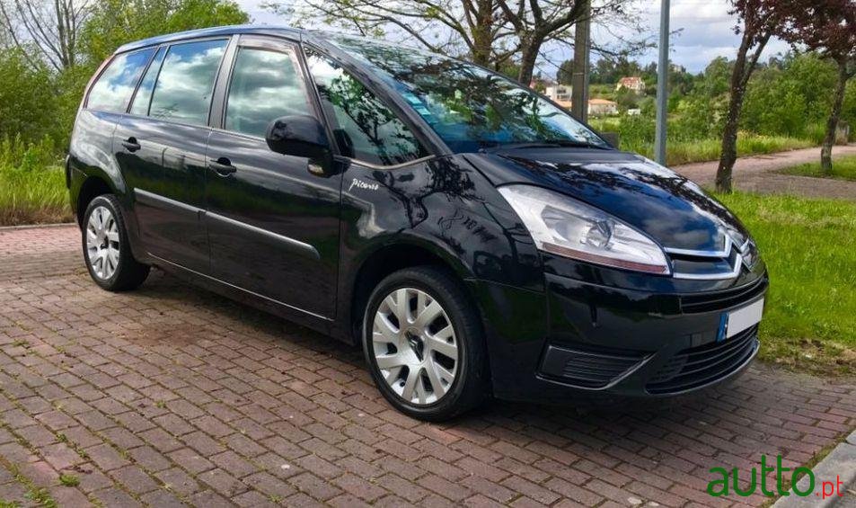 2009' Citroen C4 Grand Picasso photo #3