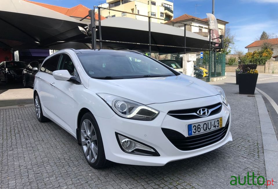 2013' Hyundai i40 Sw photo #3