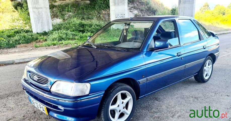 1994' Ford Escort photo #1
