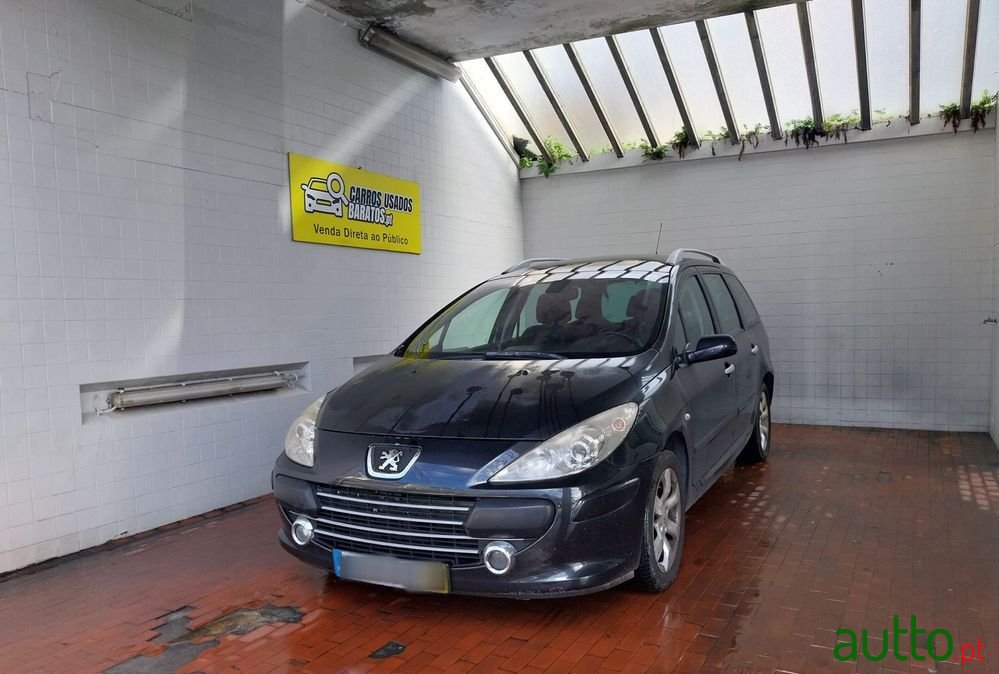 2005' Peugeot 307 Sw photo #1