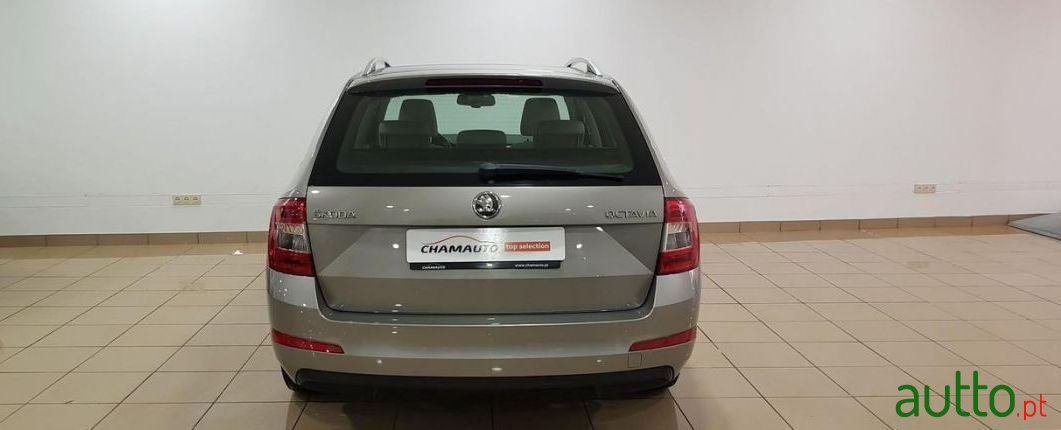 2014' Skoda Octavia 1.6 Tdi De 105Cv. photo #3