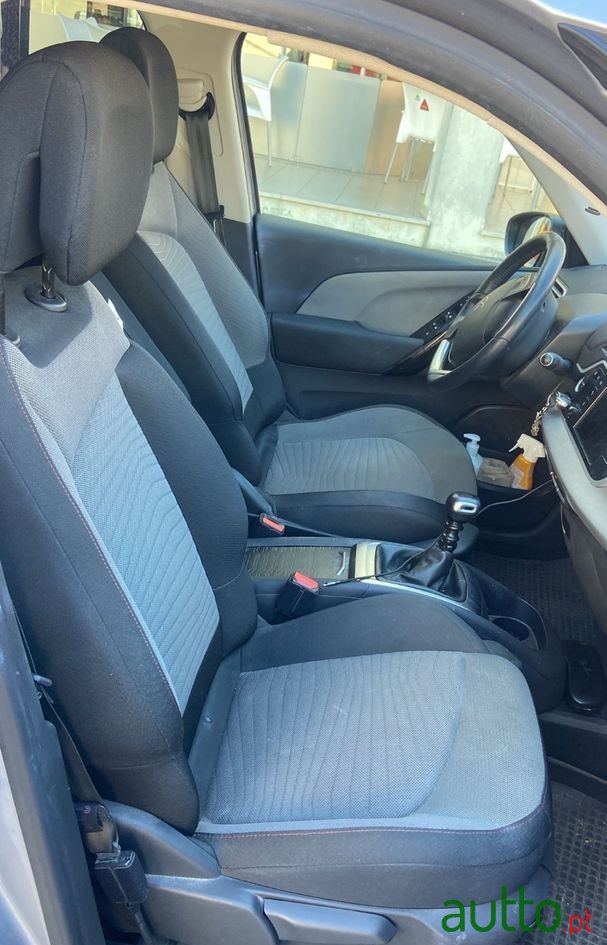 2021' Citroen C4 SpaceTourer photo #3