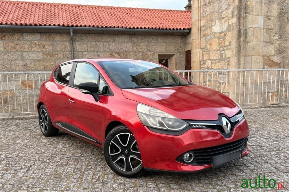 2014' Renault Clio photo #3