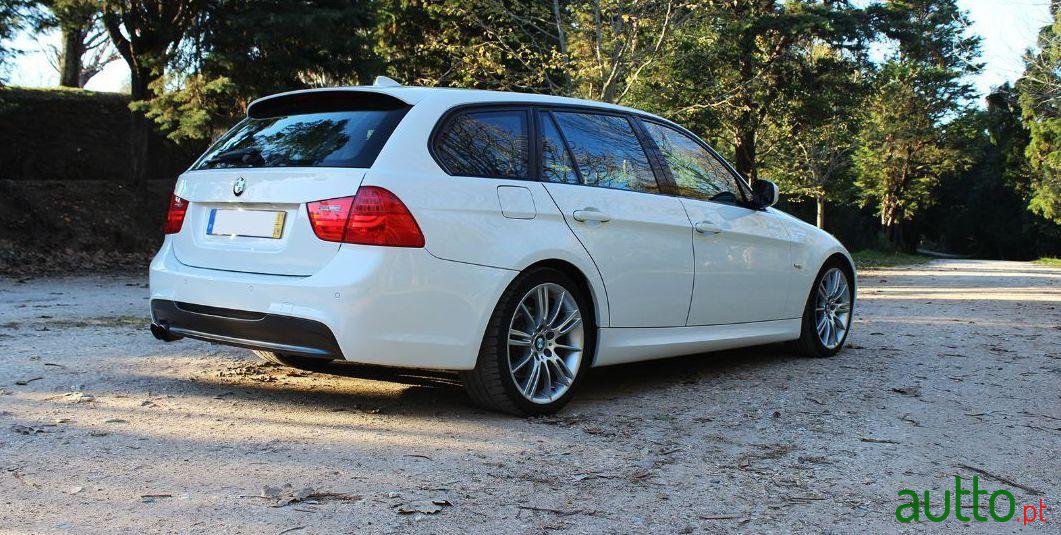 2011' BMW 320 Touring Pack M photo #3