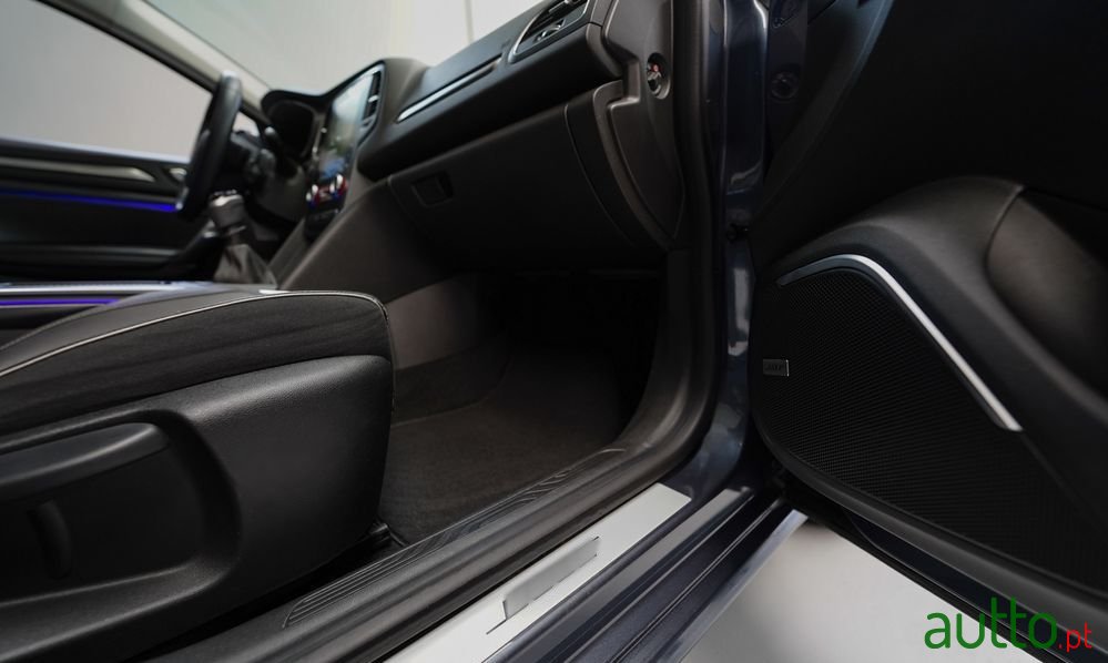 2017' Renault Megane 1.5 Dci Bose Edition photo #6