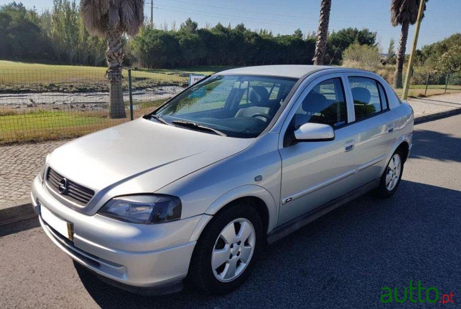 2003' Opel Astra 1.7 Dti Elegance photo #1