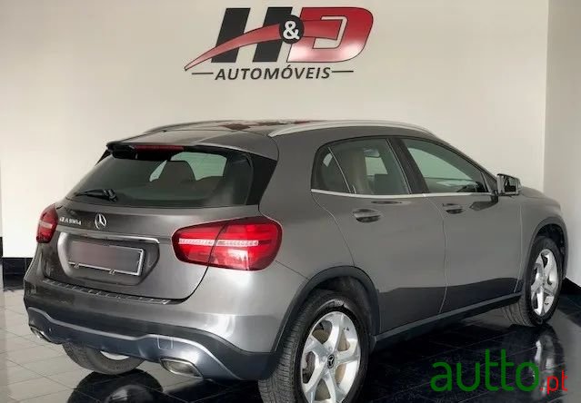 2018' Mercedes-Benz Gla-180 photo #4