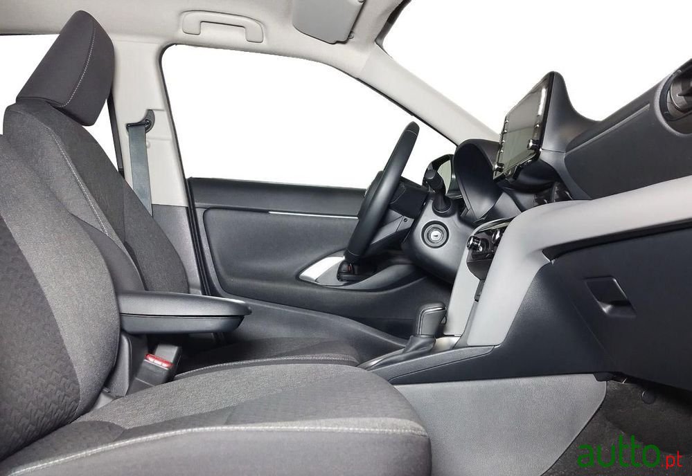 2023' Toyota Yaris Cross photo #6