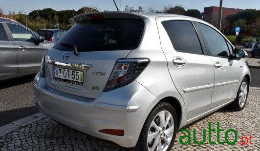 2014' Toyota Yaris photo #3