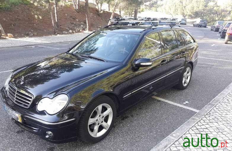 2005' Mercedes-Benz C-220 Avantgarde photo #3