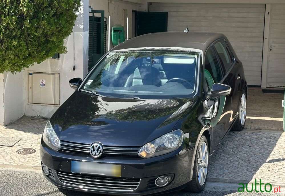 2010' Volkswagen Golf photo #6