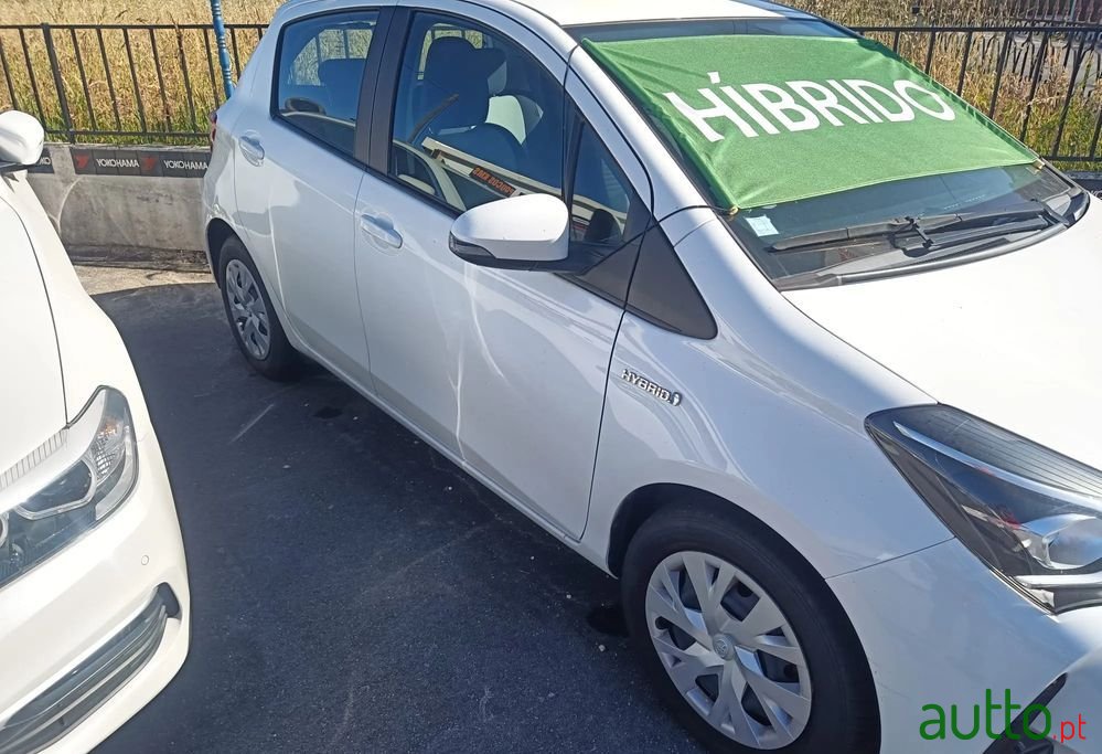 2019' Toyota Yaris photo #2