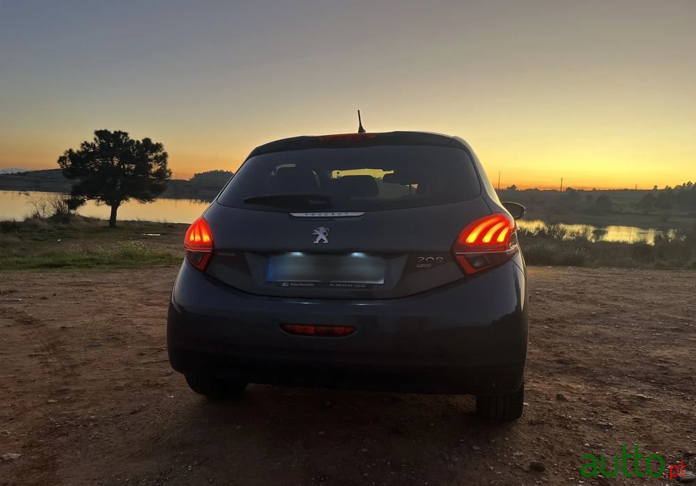 2013' Peugeot 208 photo #4