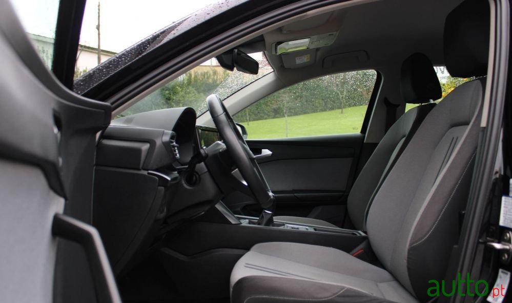 2021' SEAT Leon 2.0 Tdi Style photo #5