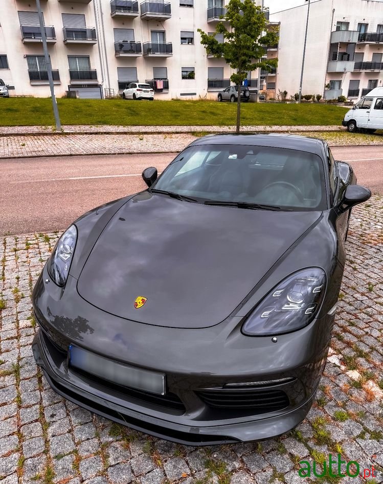 2016' Porsche 718 Cayman photo #2