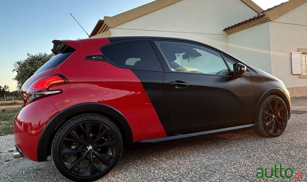 2016' Peugeot 208 photo #2