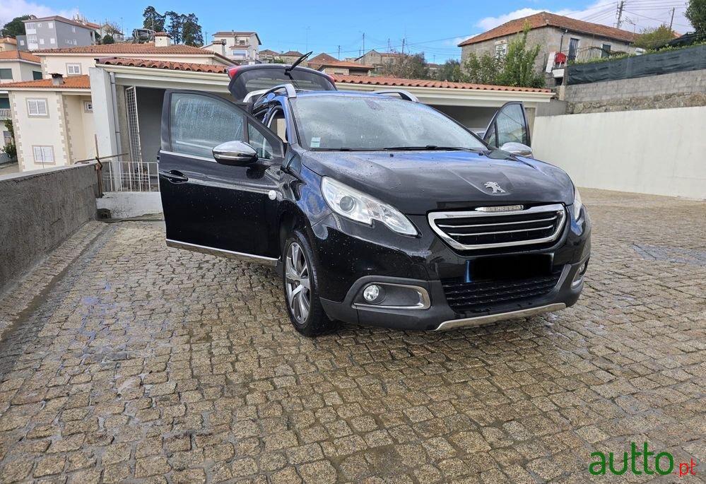 2015' Peugeot 2008 photo #2