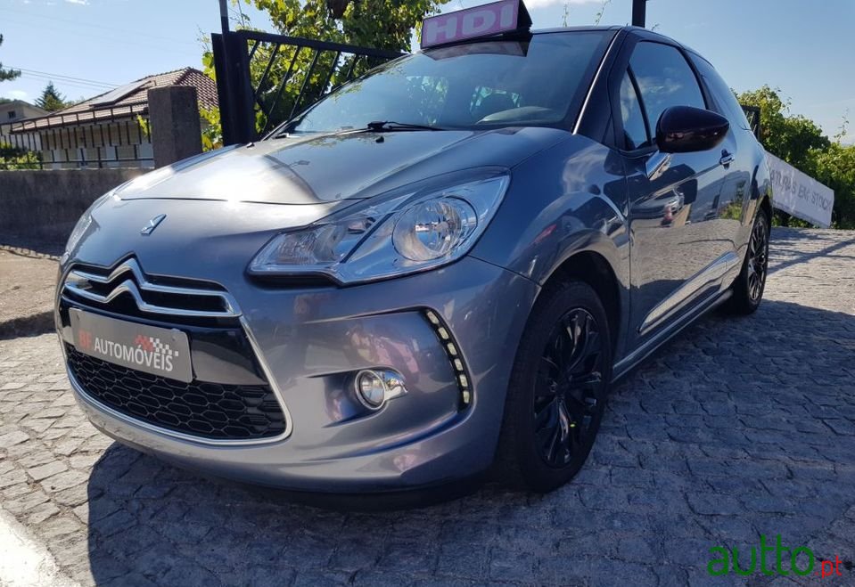 2012' Citroen DS3 photo #2