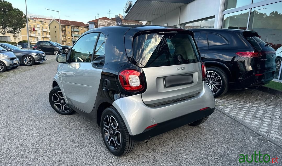 2019' Smart Fortwo photo #3