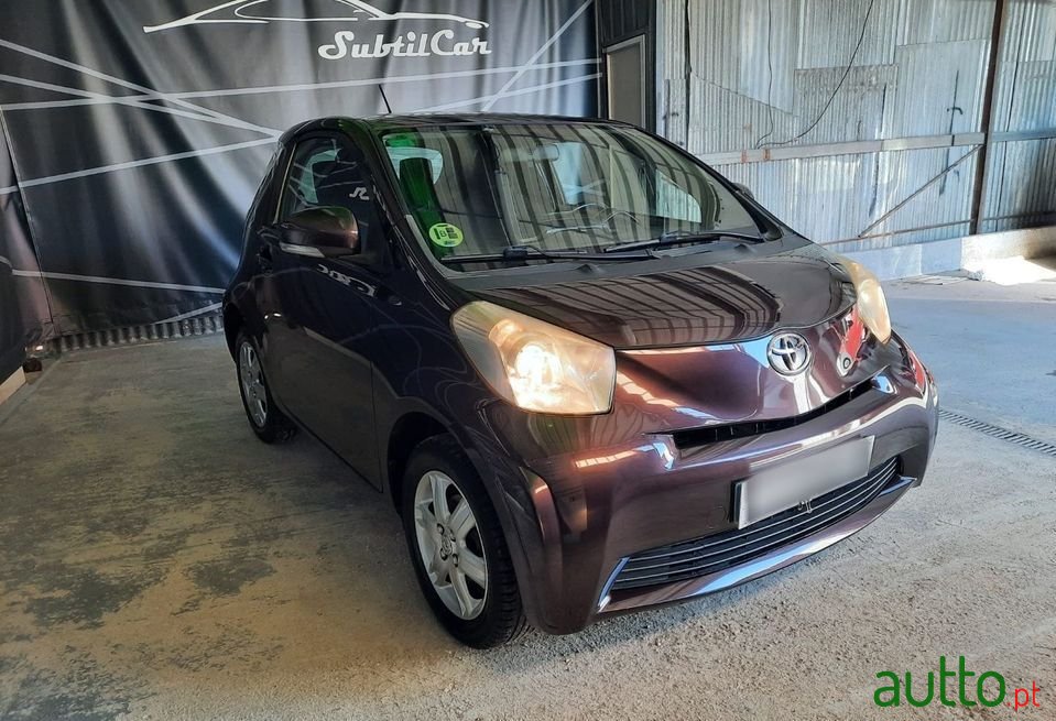 2009' Toyota iQ photo #2