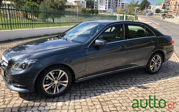 2013' Mercedes-Benz E-300 photo #4