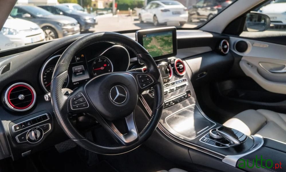 2015' Mercedes-Benz Classe C photo #2