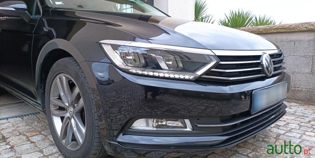 2015' Volkswagen Passat photo #5
