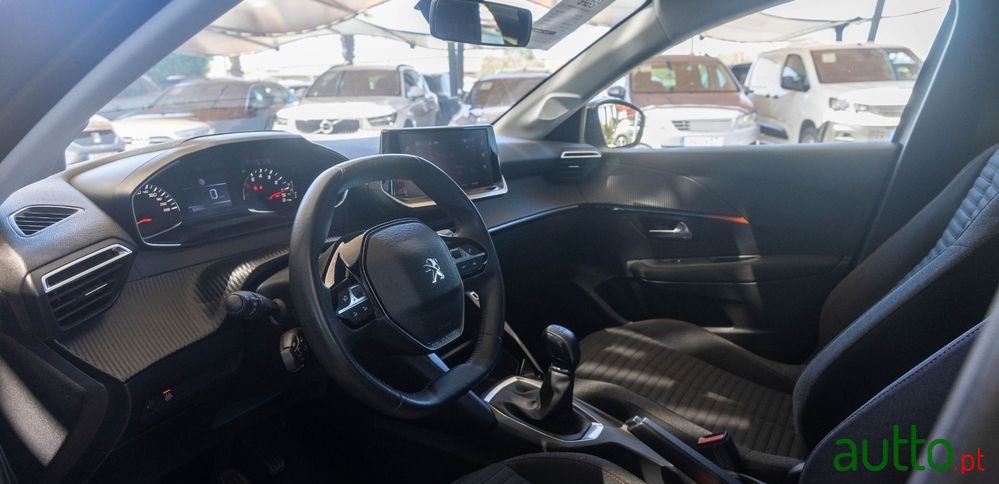 2022' Peugeot 208 photo #4
